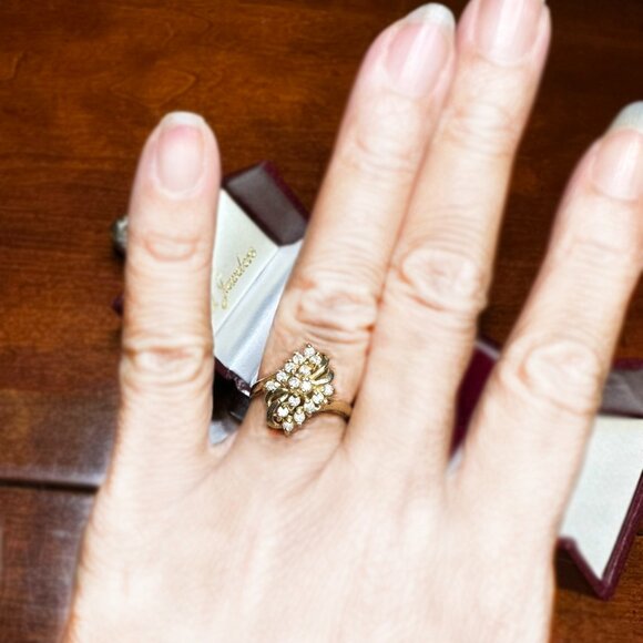 Vintage 14K Yellow Gold Diamond Cluster Ring – Size 4.5 – Cocktail - Picture 10 of 11